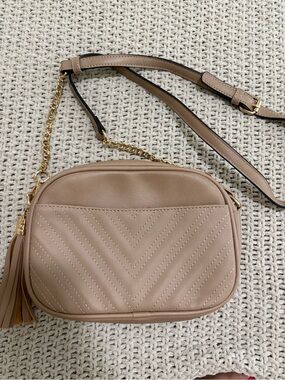 Women's Quilted Crossbody Bag in Taupe with Tassel